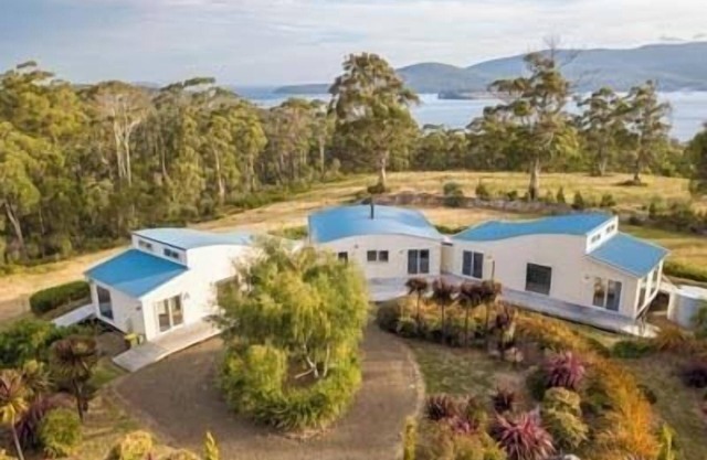 NewHaven, private retreat overlooking Dover Bay