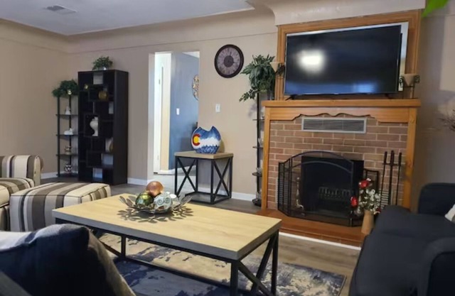 Newland Comfortable Roomy Home 5 bedrooms, 2 bath