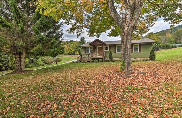 Newland Retreat w/ Creek, Near Hiking + Wineries!