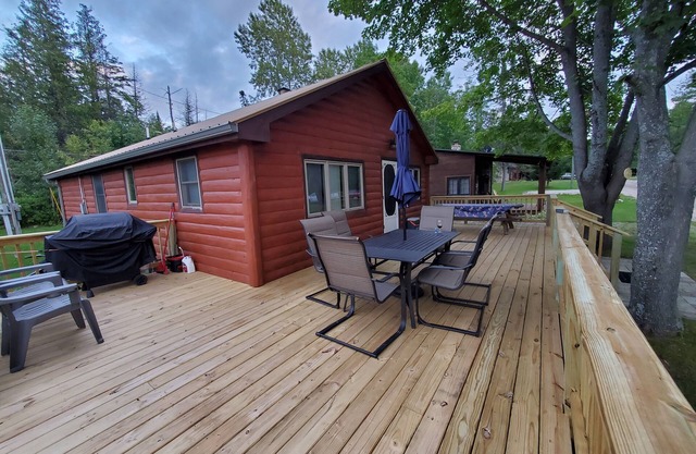 Newley renovated 3 bed room 2 bath, on Indian river with boat dock, 1,092 sq ft