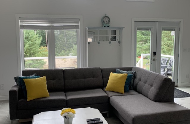 Newly built 4 season cottage