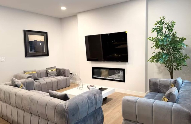 Newly Built | Entire Home | Detached Garage