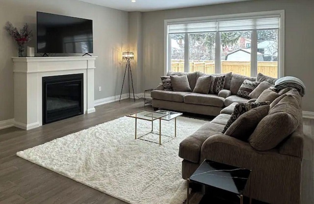 Newly Built Gorgeous 4BD Custom Home Central Oshawa