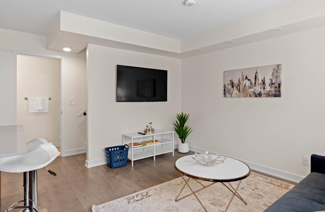 Newly Built Home ~ Burlington ~ Comfort ~ Cozy