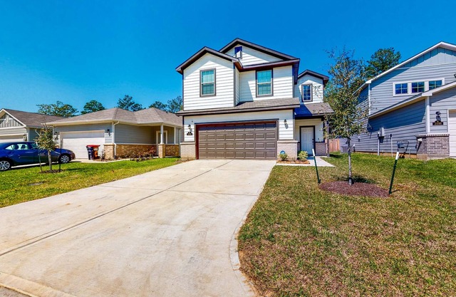 Newly Built Home - Open Layout - Central Location