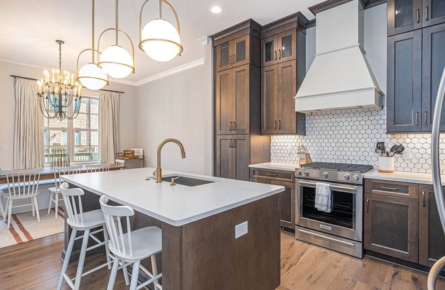 Newly Built Luxury Oasis Steps to River Front w/ Parking by Lucky Savannah