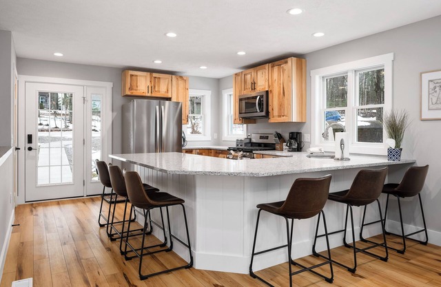 Newly built modern gem w/ Sanford Lake access close to Traverse City & Dunes