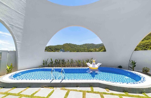 Newly Built Pool Villa / Ideal for Families & Groups / Free Pickup / BBQ