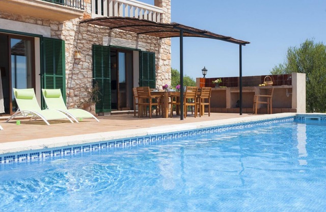 villa de nueva construcción, Zona tranquila, Estilo Rústico, Piscina