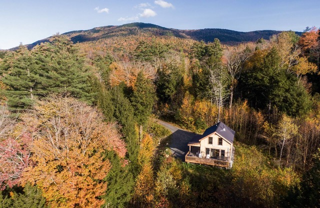 Newly built Vermont secluded cabin retreat with AC and brand new Hot Tub!!!