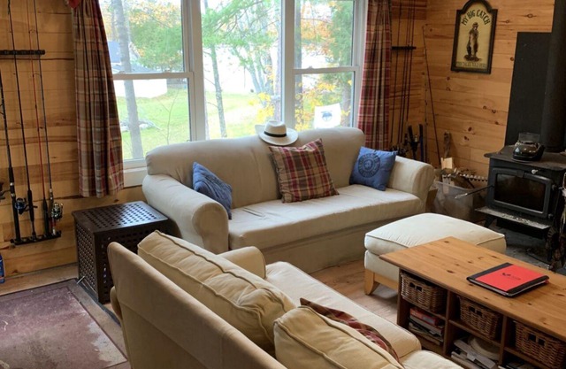 Newly updated 5 bedroom w excellent fishing