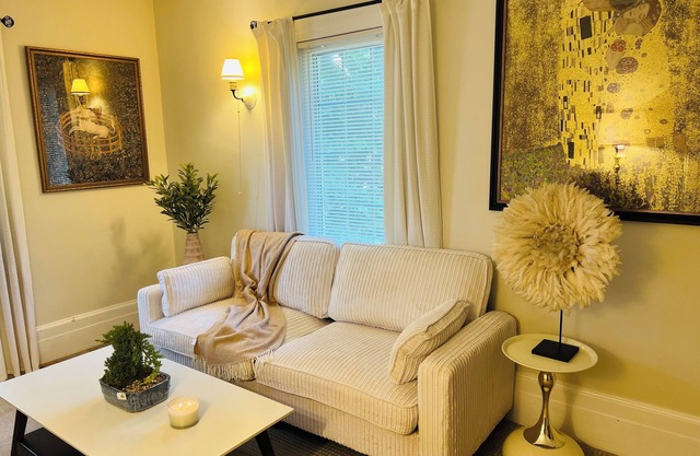 Newly furnished 1-bedroom apartment within a historic estate