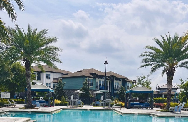 Newly furnished apartment 10 minutes to Magic Kingdom