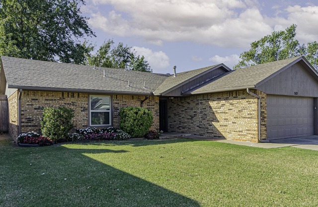 ¡RETIRO DE LUJO RECIENTEMENTE AMUEBLADO EN OKC / MOORE / NORMAN BORDER!