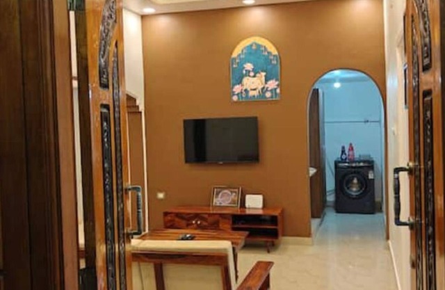 Newly Furnished, Renovated , AC, Clean, Cozy 1 BHK