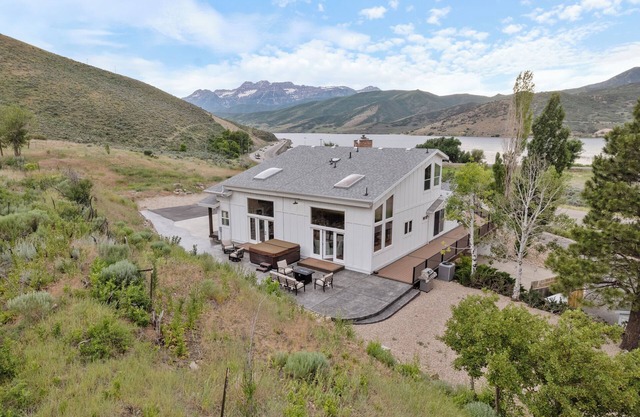 Newly listed - Mountain Escape: Mt Timp & Lake Views, Sauna, Hot Tub 5BR/4BA