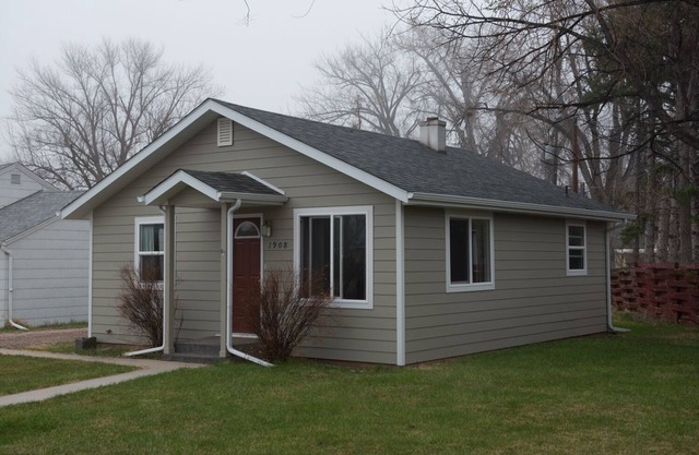 Newly refinished, cozy west side home
