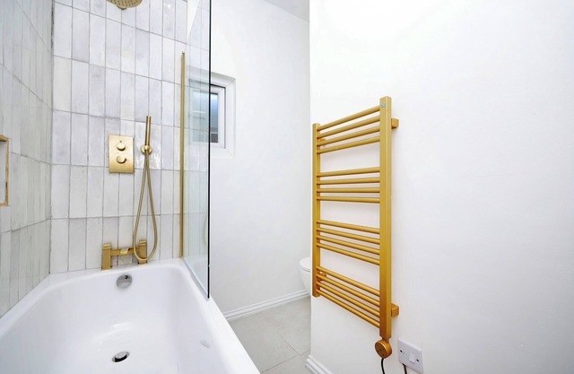 Newly refurbished 2 bedroom apartment in trendy Leyton