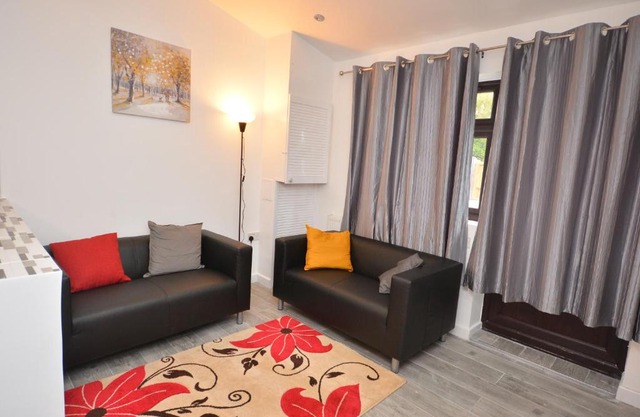 Newly refurbished 3 bedroom house London