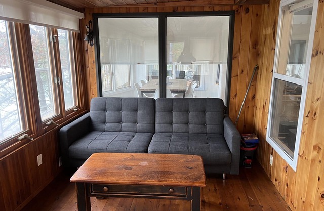Newly refurbished cottage on beautiful Turtle Lake