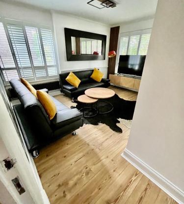 Newly refurbished ,chic, attractive 3 bedroom flat