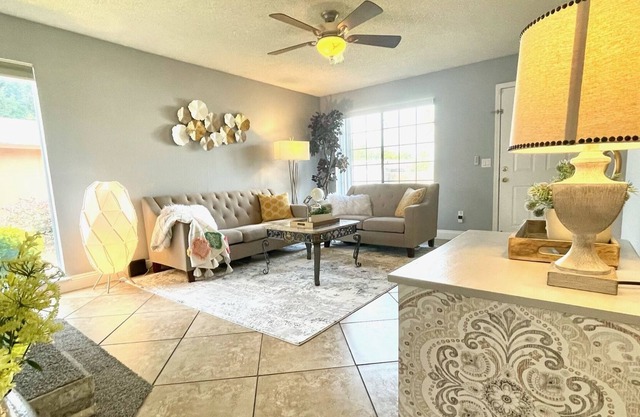 Newly Remodeled Beauty & Private Backyard