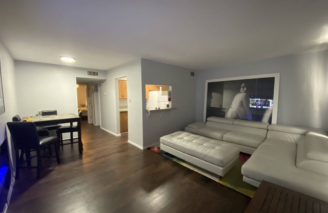 Condominio recientemente remodelado en la frontera por mar.