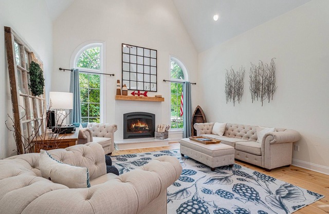 Newly remodeled cottage with hot tub and three seasons room