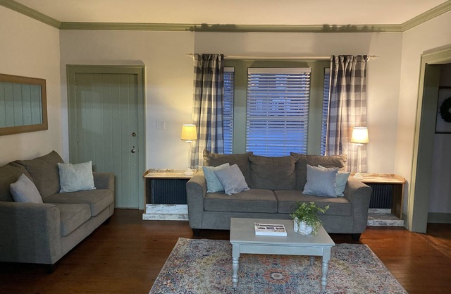 Newly Remodeled Home in Dalton’s Historic District -5mins from I-75