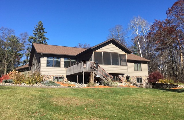 Casa recientemente remodelada en Gladstone Lake
