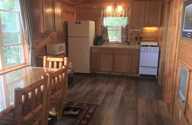 Recién remodelada cabaña junto al lago justo enfrente de BWCAW y 7 millas a las afueras de Ely