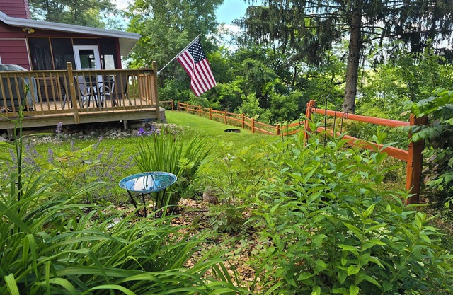 Newly remodeled, multifunctional, secluded retreat w/ views of Mississippi River