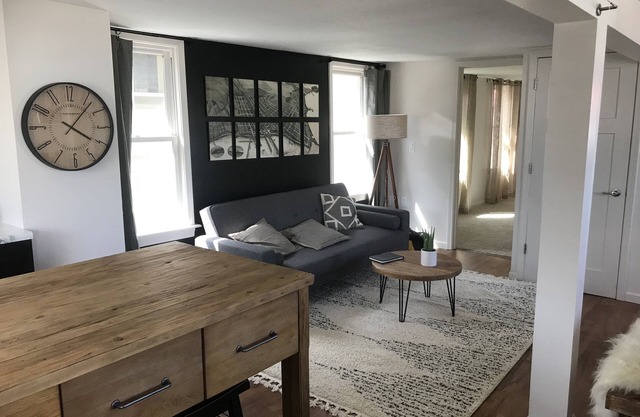 Espaciosos apartamentos del centro recientemente remodelados a una cuadra del lago Superior