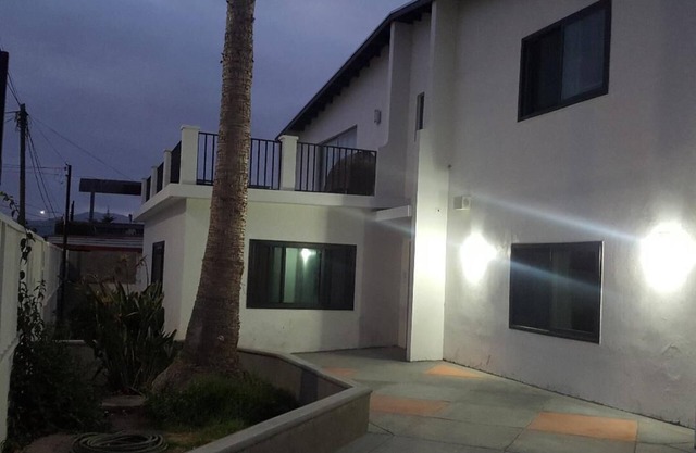 Newly remodeled two story house with beautiful view sleeps fifteen comfortably!