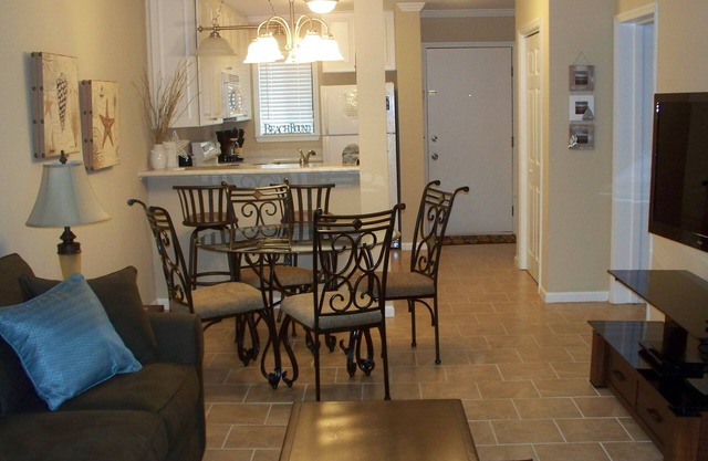 Newly Renovated Condo in Beautiful Beach Front Resort