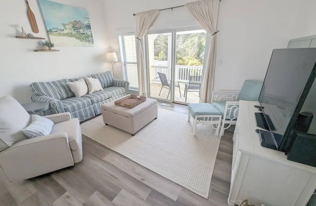 Newly Renovated Bermuda Bay Townhome