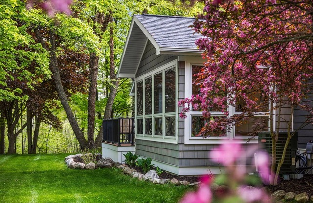 Newly renovated 1950's leelanau trail side cottage