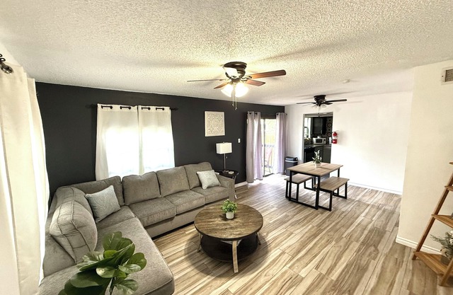 Newly renovated 2 bedroom gem near botanical gardens