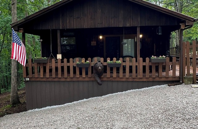 Newly renovated 2 bedroom cabin near Cave Run Lake & Red River Gorge