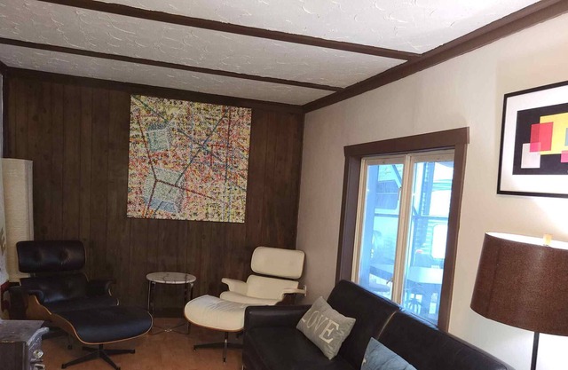 Newly renovated 2 bedroom cabin on Blue House Organics Farm