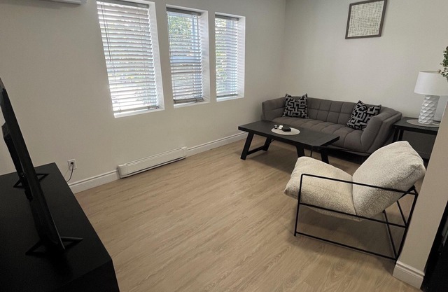 Newly renovated 2 bed 1 bath #UPPER floor unit