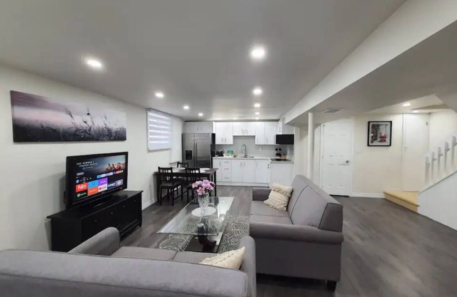 Newly renovated 2 Bedroom 2 Bathroom unit
