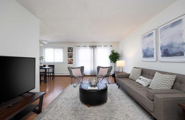 Newly Renovated 2BR | w/Parking & Near NLRHC