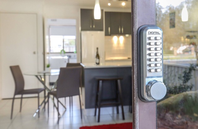 Apartamento # 2 BR, amplia sala de estar, ubicación céntrica a Plaza