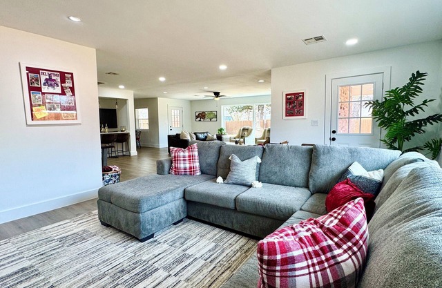 Newly Renovated 3 bedroom home…5 minute walk to the OU Campus & sports venues