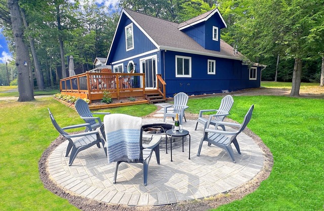 Newly Renovated 3bd Cottage Retreat & Fire Pit Sleeps 8