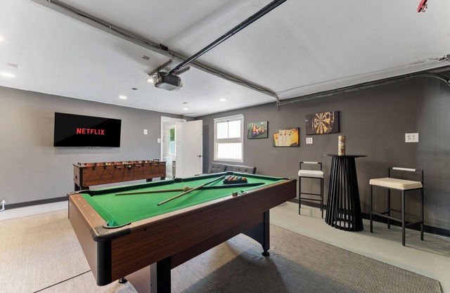 NEWLY RENOVATED! 5 mins away from Disneyland! Modern and Comfort Dream Home!