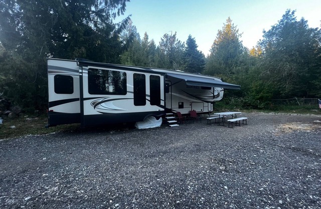 Newly Renovated 5th wheel available now!
