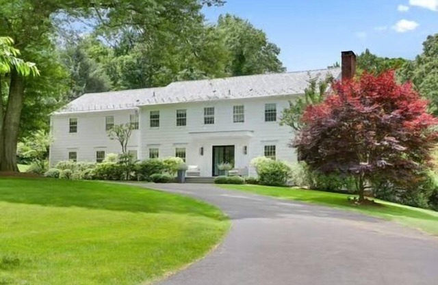 Majestuosa piscina, spa, porche de pantalla, 6 dormitorios, 2 acres privados, Heart of Westport.
