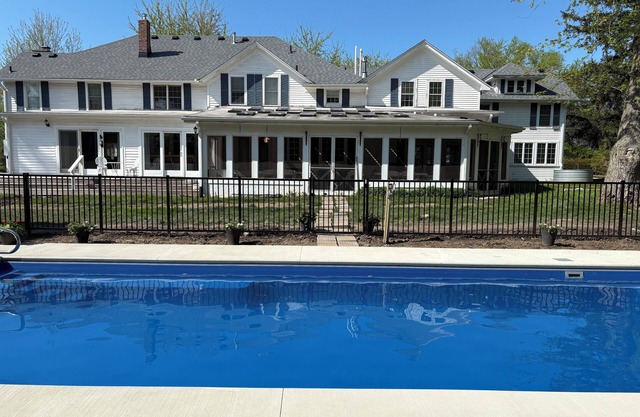 Newly renovated, 7700 Sq. Ft, 8BR, 7BTH, Heated Pool, Hot Tub, Arcade Game Barn